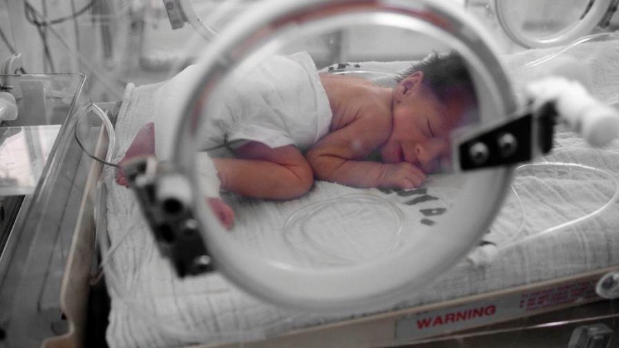 Bebé hispana de 11 meses hospitalizada de emergencia por covid se recupera