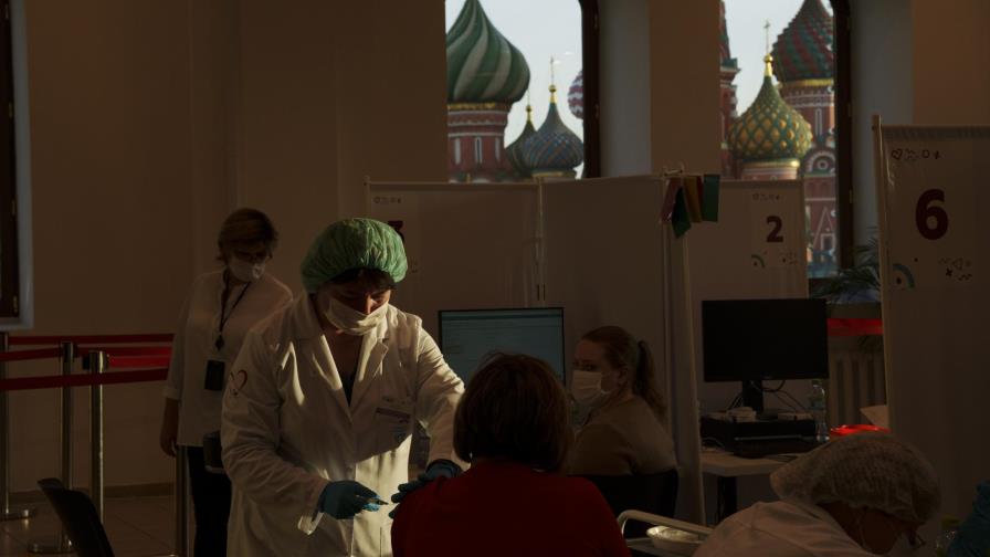 Rusia bate otro récord de muertos por coronavirus