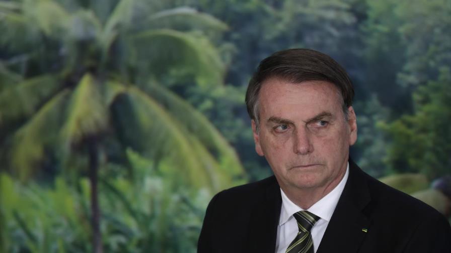 Bolsonaro ataca a periodistas por preguntas sobre su hijo