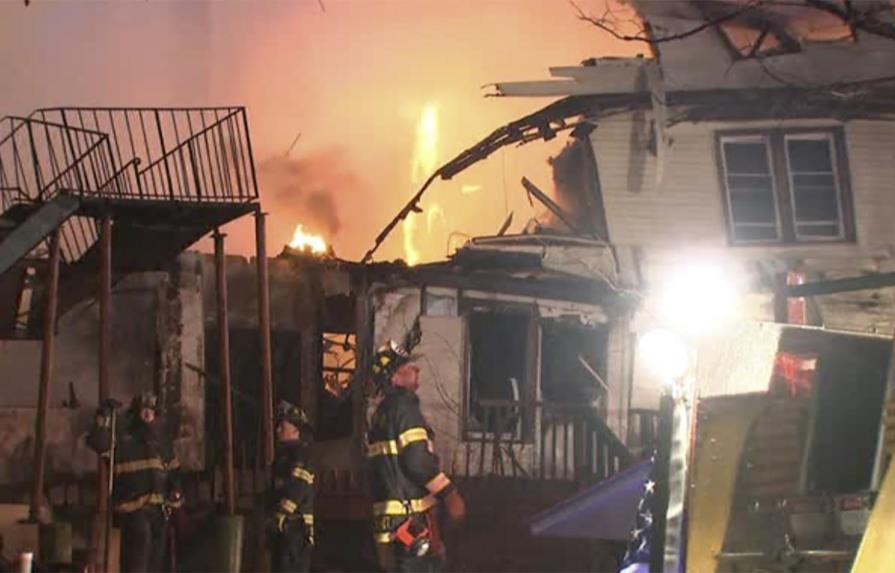 Un incendio obliga a desalojar una residencia en Nueva York