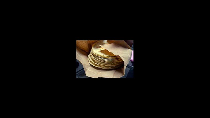 Lanzan tortillas a equipo de secundaria latina en California Lanzan tortillas a equipo de secundaria latina en California