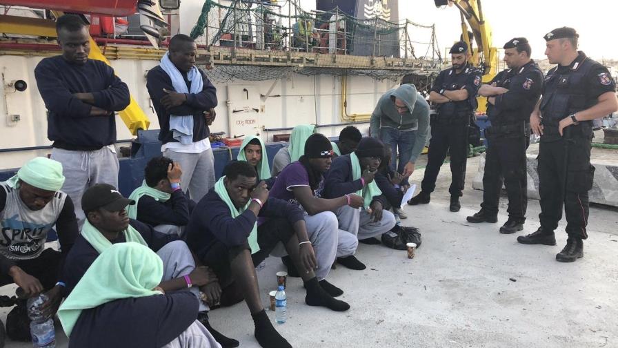 Llegan más inmigrantes a las costas de Italia Llegan más inmigrantes a las costas de Italia