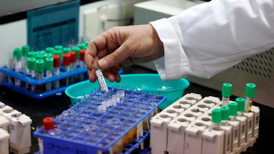 Variación receptor testosterona predispone a hombres a sufrir COVID-19 más grave