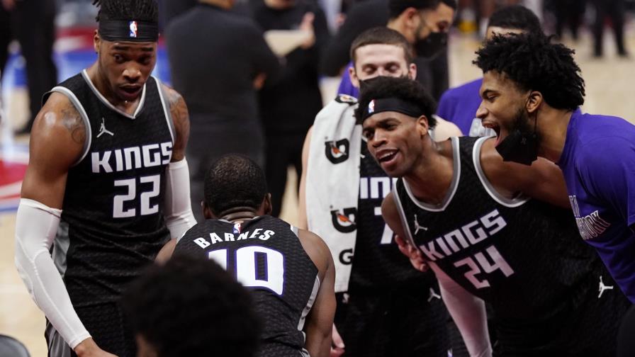 Kings cortan mala racha; superan a Pistons