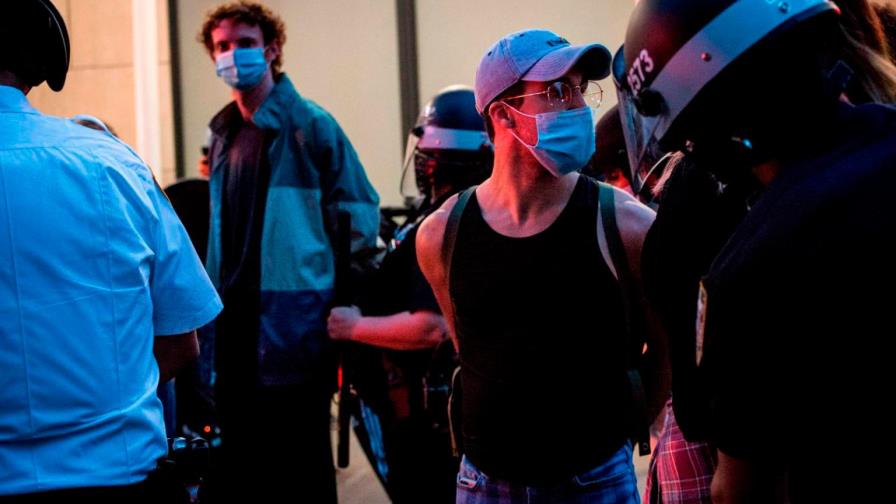 Al menos 15 periodistas de origen latino son agredidos en protestas en Estados Unidos 