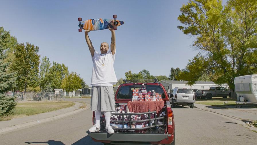 Con “Dreams” y jugo de arándanos hombre se hace famoso