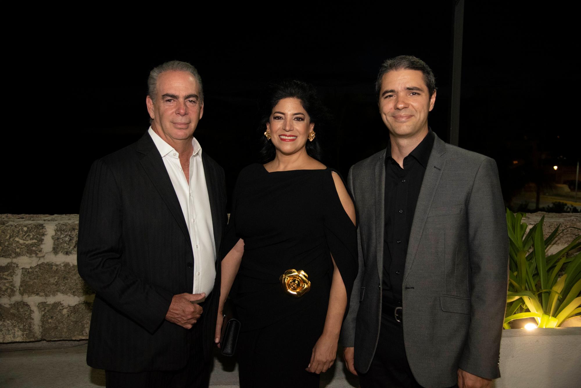 Dino Campaña, Alexandra Guzmán de Campaña y Jesús D’Alessandro.