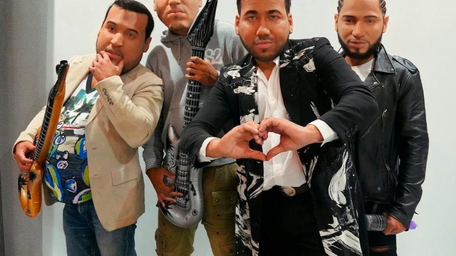 Miembros de Aventura se disfrazan de ellos mismos en Halloween, van a una discoteca y no los reconocen