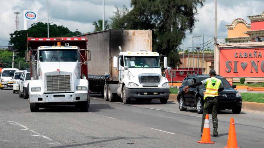 Camiones sin permiso no pudieron entrar al Distrito Nacional