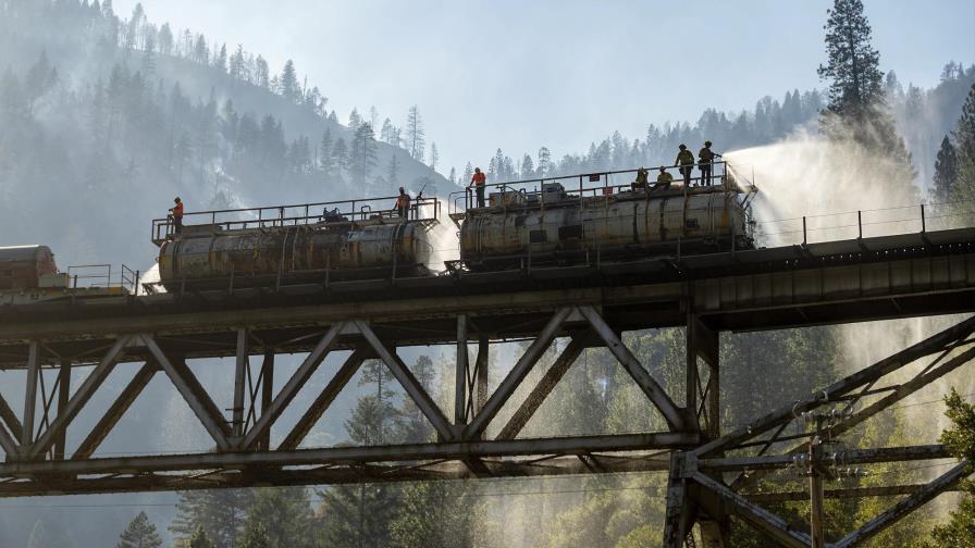 Incendio se propaga en California; cancelan ruta ciclista