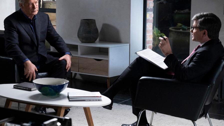 Baldwin dice en entrevista sobre tiroteo en película: “No jalé el gatillo”