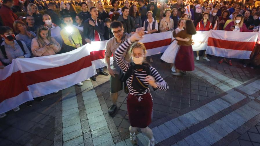 Bielorrusia: policía dispersa protesta, arresta a decenas Bielorrusia: policía dispersa protesta, arresta a decenas