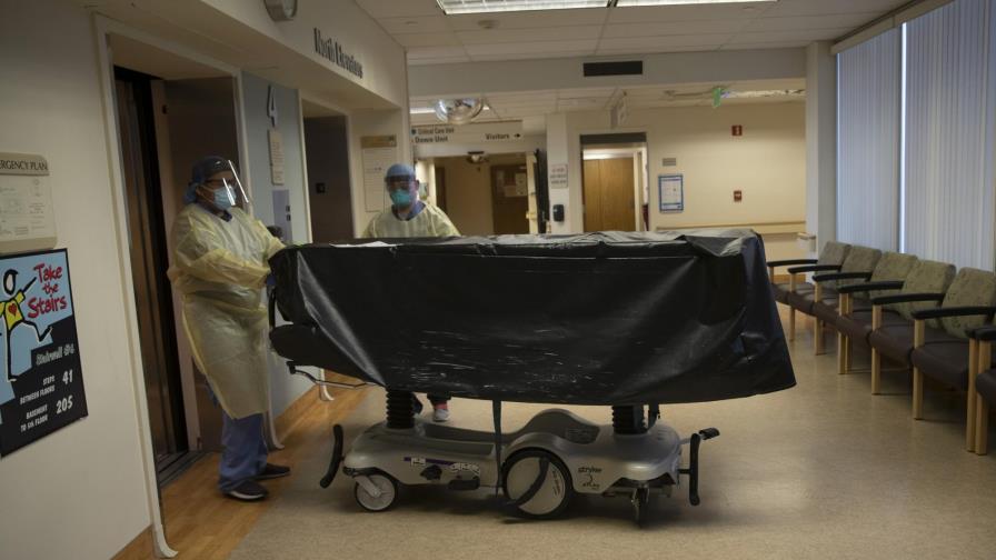 California registra récord de 695 muertos por COVID en 1 día