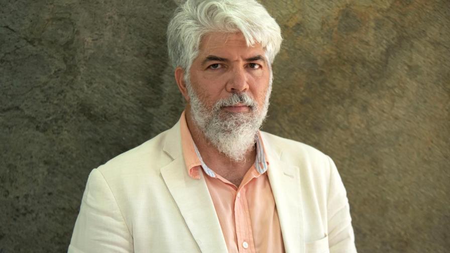 El poeta Enrique Anico Taveras pondrá a circular sus obras en el país