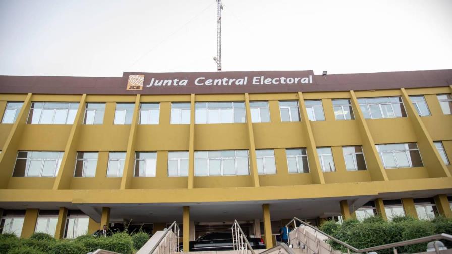 JCE crea comisión para someter propuestas a modificar leyes Electoral y de Partidos JCE crea comisión para someter propuestas a modificar leyes Electoral y de Partidos