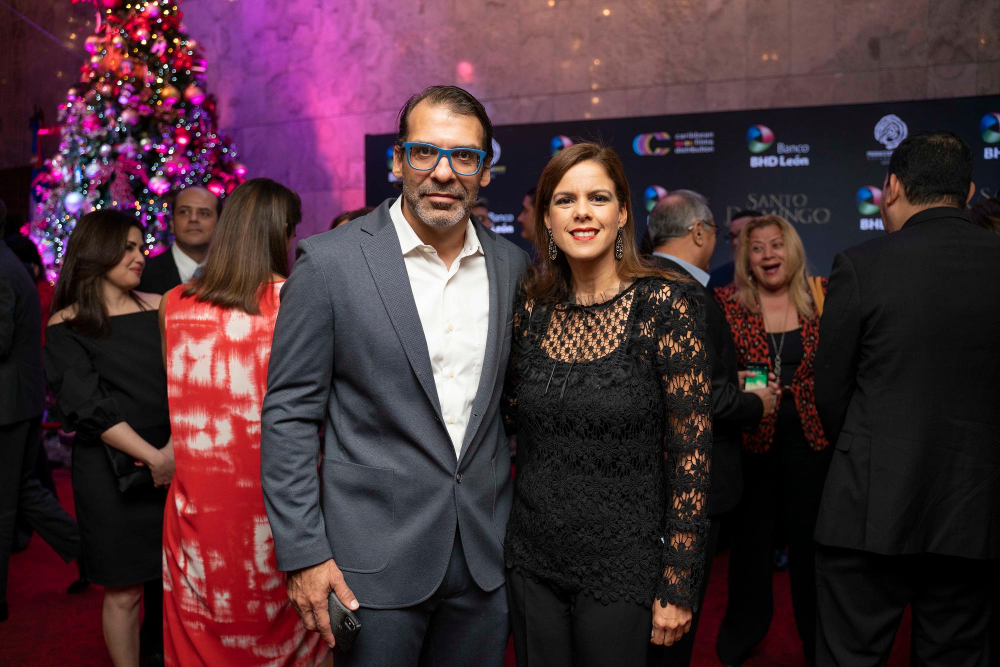 Woody Hernández y Rosa de Hernández.