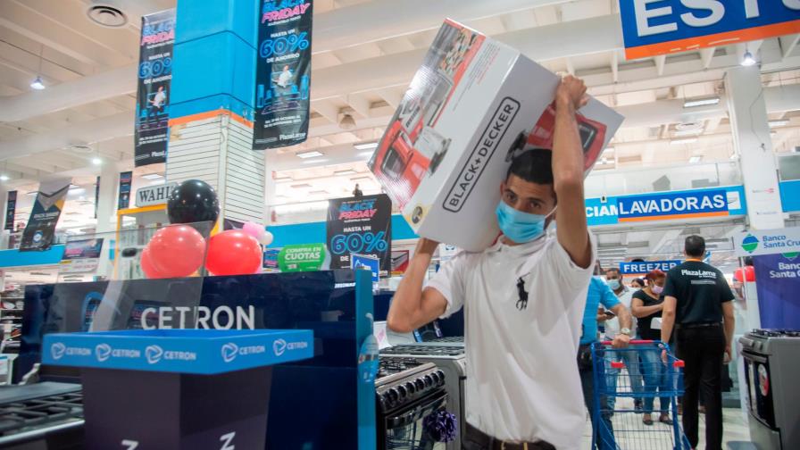 Comercios apostaron a recuperar sus ventas en un Viernes Negro con menos dinamismo