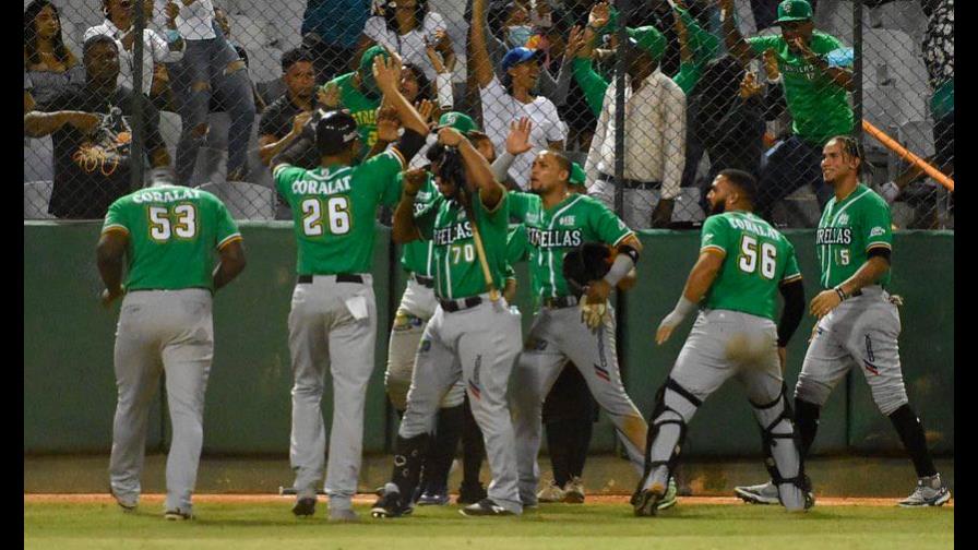 Peña decide y las Estrellas se alejan más el primero