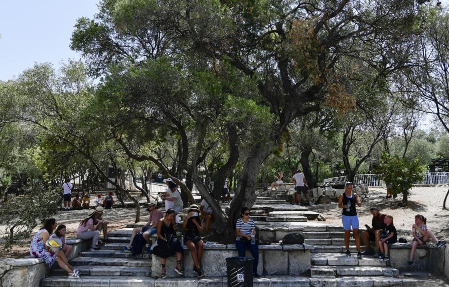 Grecia cierra unas horas la Acrópolis por ola de calor