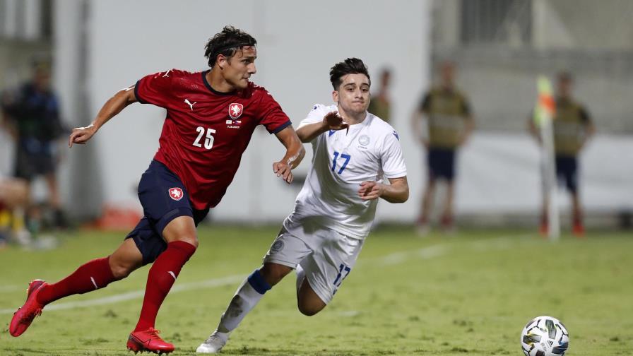 3 jugadores checos dan positivo antes de viajar a Israel