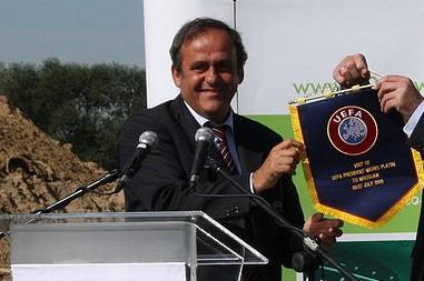 Amplían a Michel Platini la investigación a Joseph Blatter por pago en 2015
