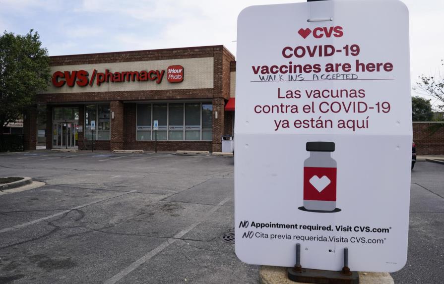 CVS requerirá a farmacéuticos y enfermeras que se vacunen
