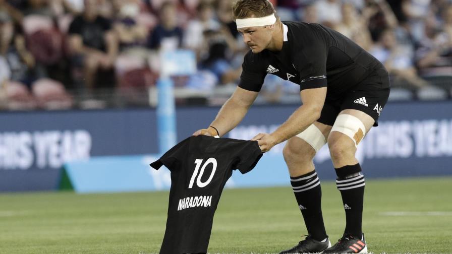 All Blacks homenajean a Maradona antes de vencer a Argentina
