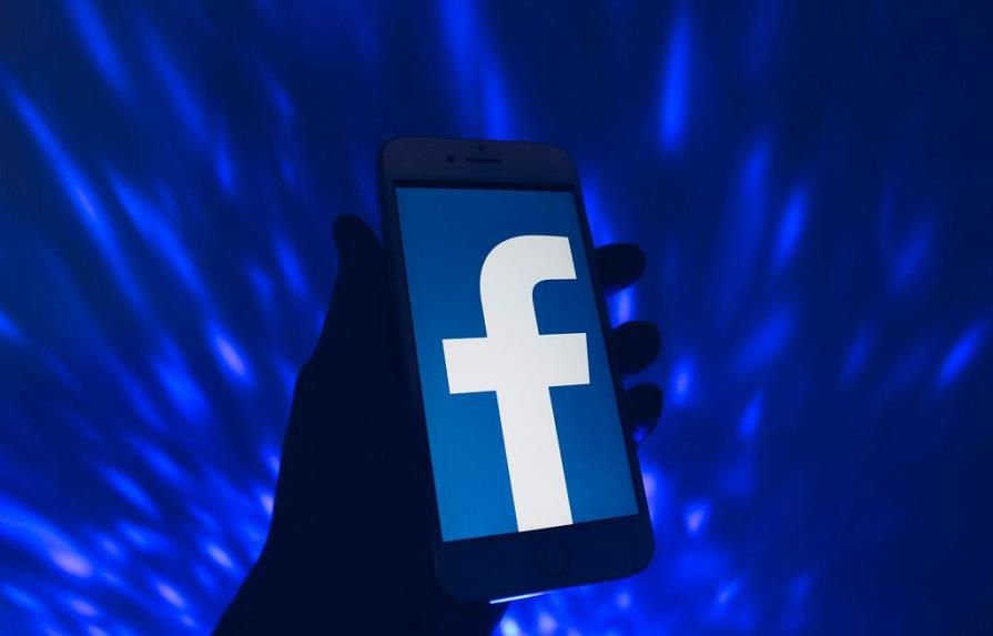 Bruselas pide a Facebook más esfuerzos contra la desinformación sobre Covid
