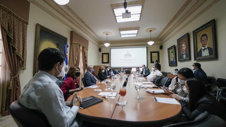 Autoridades trabajan en plan de vacunación una vez reciban primeras dosis anticonavirus Autoridades trabajan en plan de vacunación una vez reciban primeras dosis anticonavirus