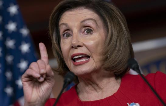 Embajadora destituida declara en audiencia sobre Trump