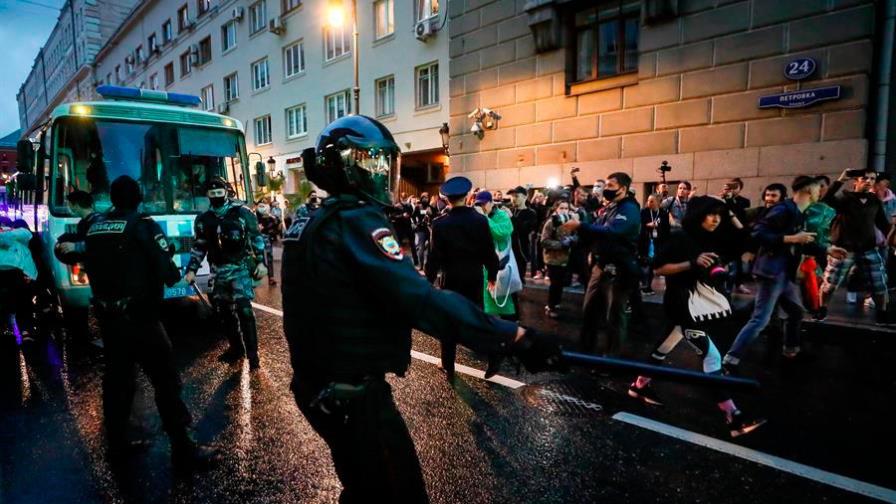 Más de 130 detenidos en Moscú en protesta contra las enmiendas de Putin