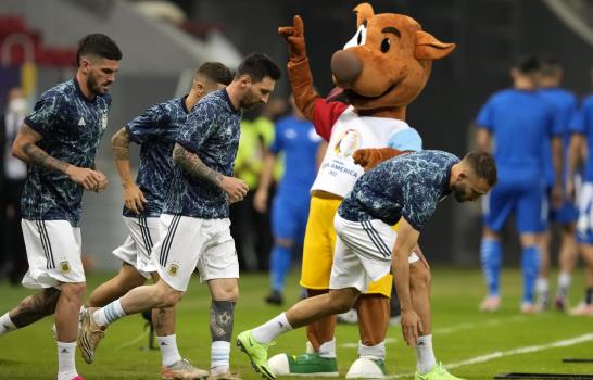 Argentina vence a Paraguay y se mete en cuartos de final Argentina vence a Paraguay y se mete en cuartos de final