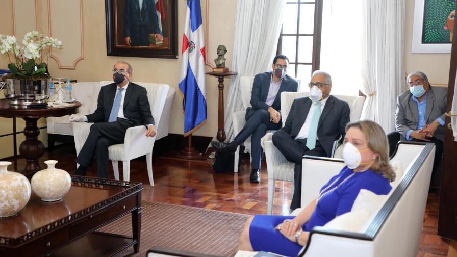 Gobierno conforma Consejo Internacional de Asesores para combatir COVID-19 en RD Gobierno conforma Consejo Internacional de Asesores para combatir COVID-19 en RD