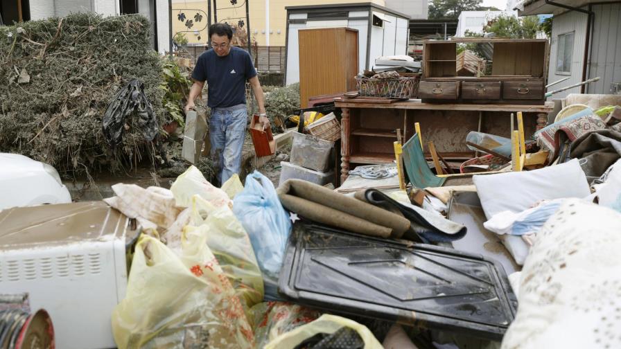 Rescatistas hallan más víctimas y daños tras tifón en Japón