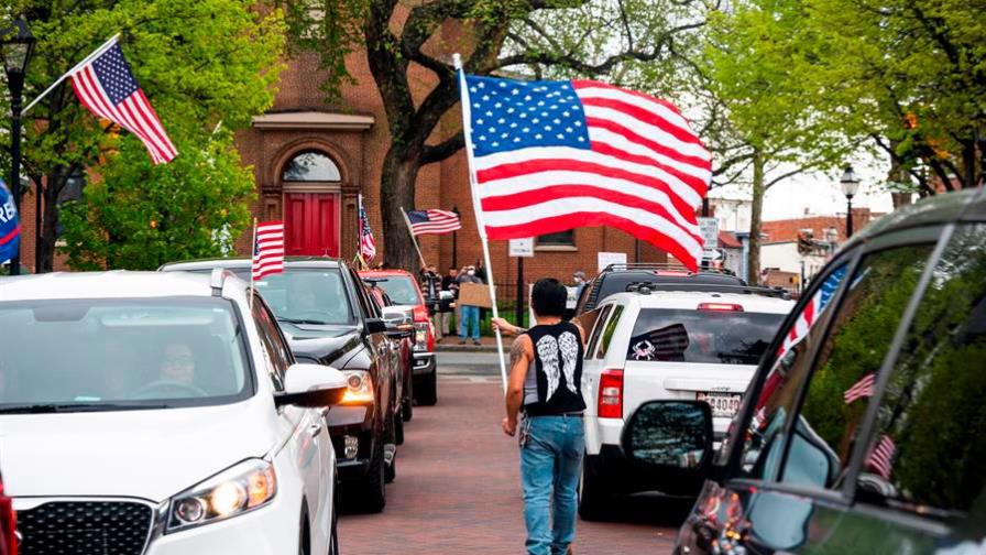 Crecen movilizaciones que desafían confinamiento por COVID-19 en EEUU