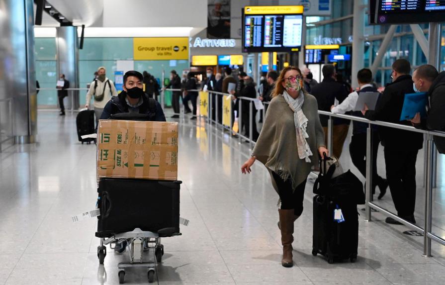 La Haya prohíbe vuelos con RD, Reino Unido, Sudáfrica y otros países