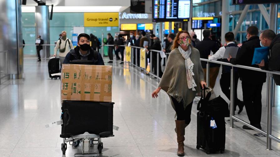 La Haya prohíbe vuelos con RD, Reino Unido, Sudáfrica y otros países