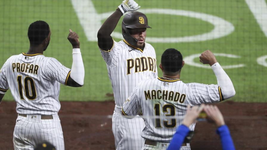 Los Padres ganan 3-1 a Gigantes con un jonrón de Caratini