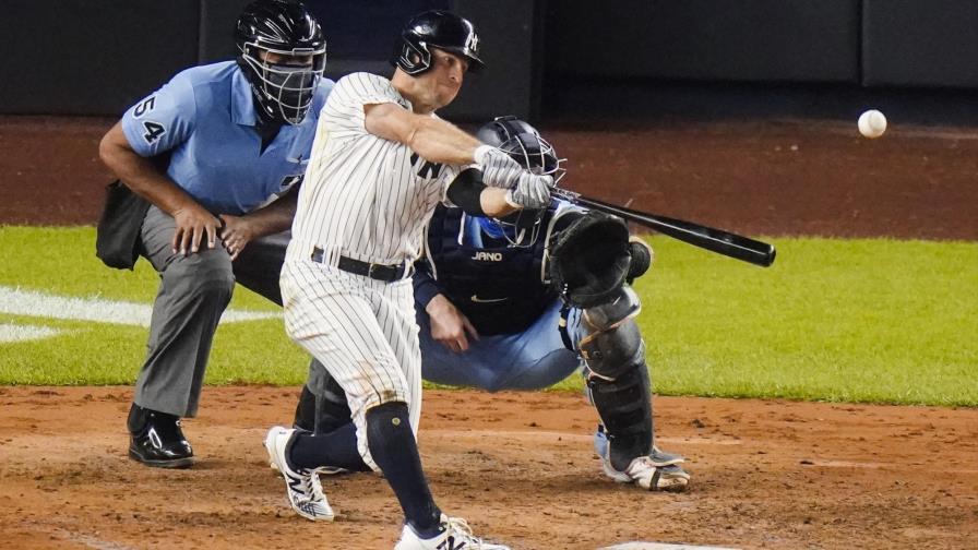 Yanquis batean 5 jonrones en una entrada y vencen a Azulejos