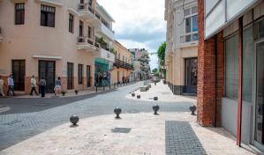 Opiniones divididas de ciudadanos sobre peatonizar calles Ciudad Colonial