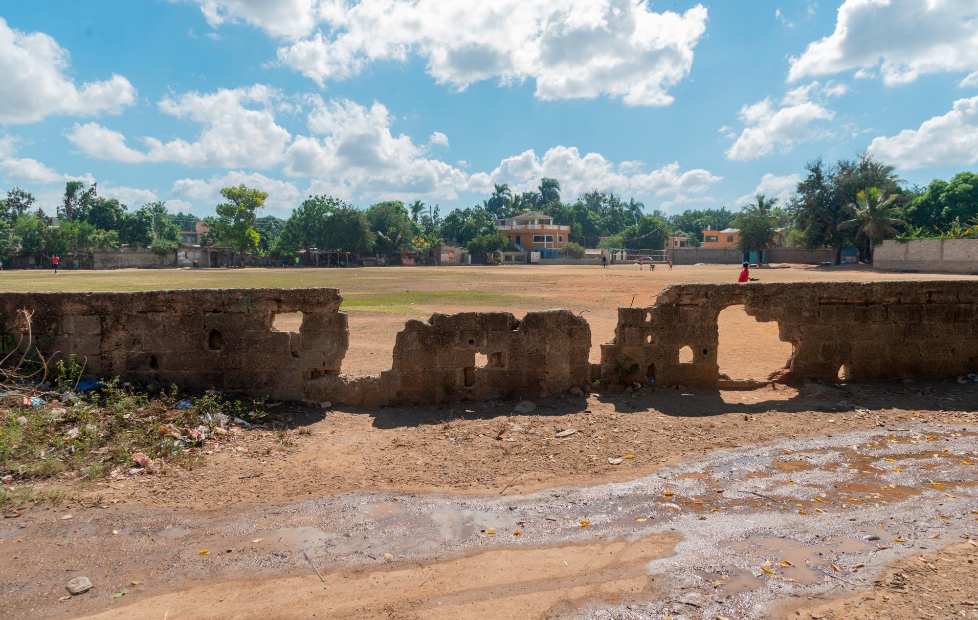 El play de la comunidad está abandonado.