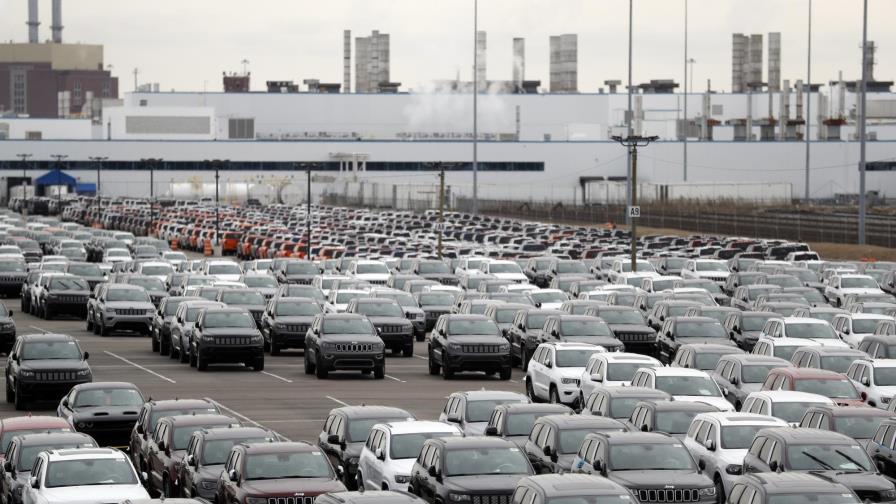 Automotrices de EEUU reabrirán fábricas en dos semanas
