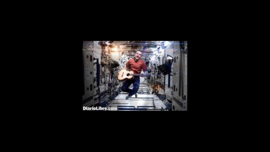 Exastronaunta Chris Hadfield dedica un mensaje a la colorida Montevideo