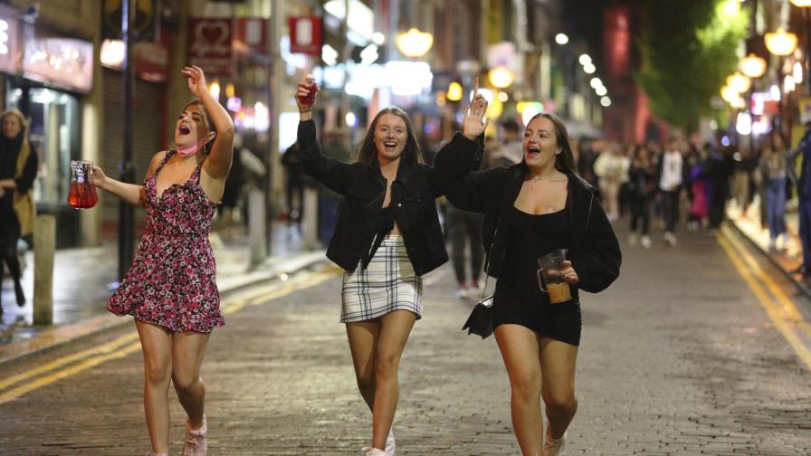 Inglaterra: Prevén más medidas para contener al coronavirus