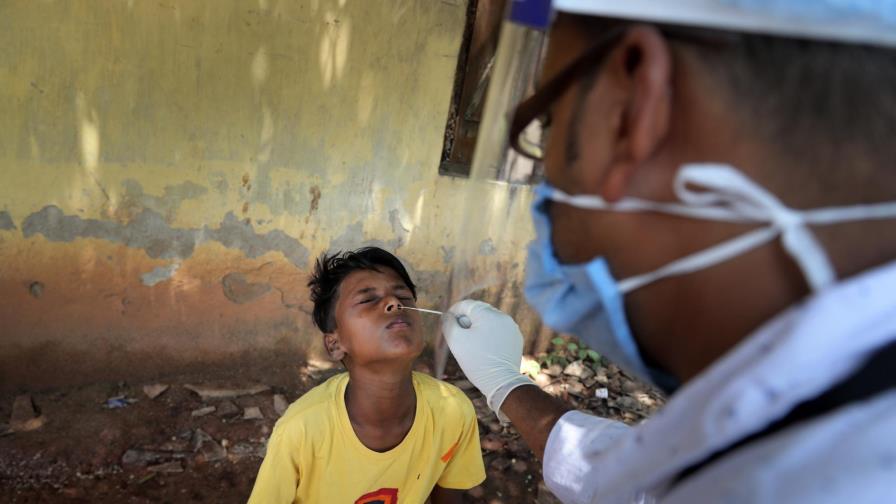 Bajan los casos de COVID-19 en Nueva Delhi y Mumbai