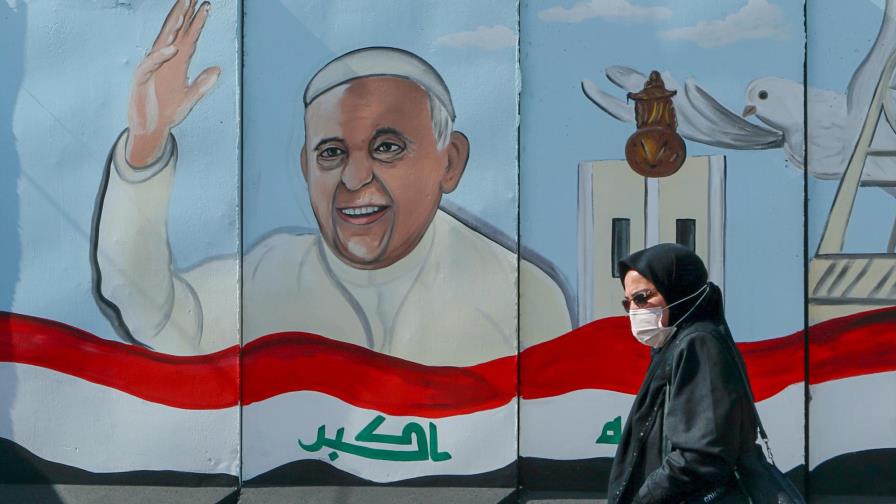 El papa pide a Irak que apoye a su minoría cristiana