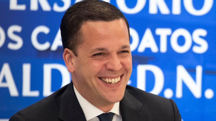 Hugo Beras oficializa renuncia a candidatura a la alcaldía por el Distrito Nacional