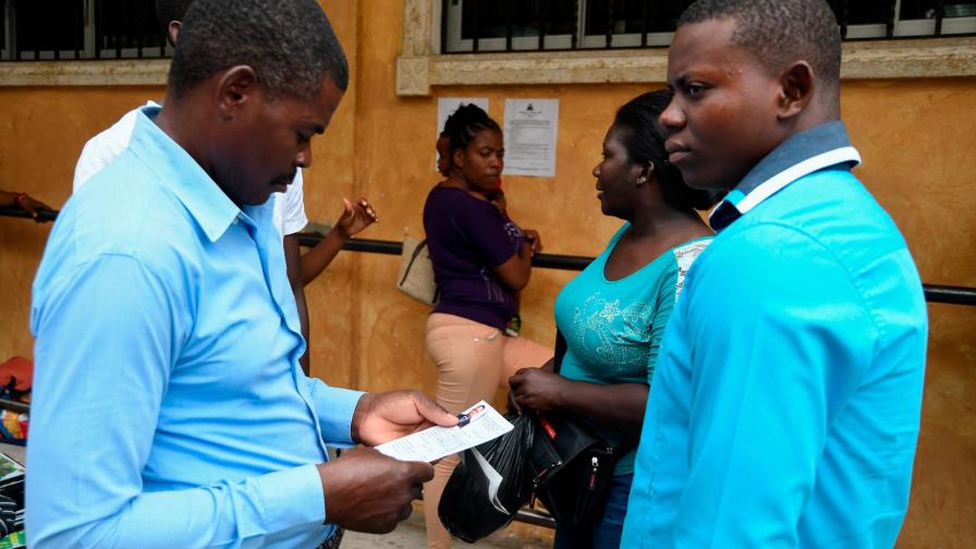 Reporte de Human Right Watch vuelve a cuestionar política migratoria local