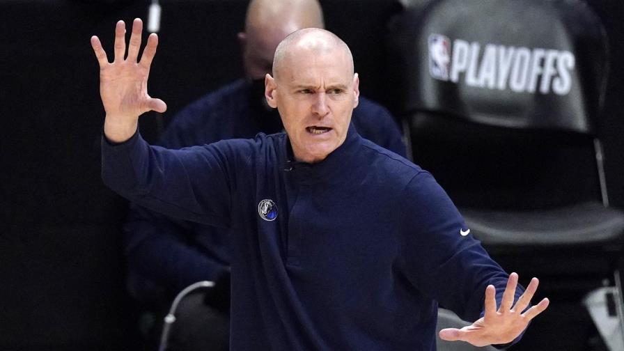 Rick Carlisle renuncia como entrenador de los Mavericks