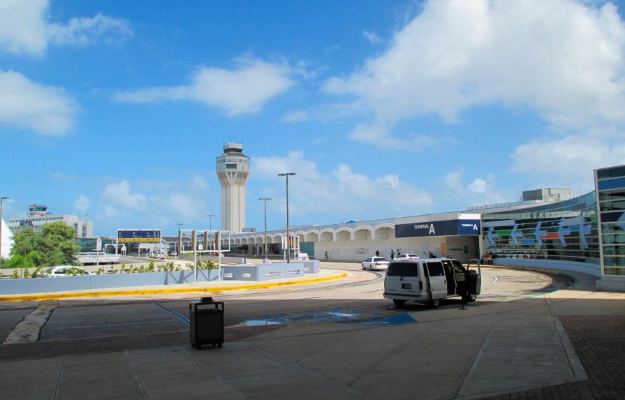 El aeropuerto internacional de Puerto Rico refuerza medidas contra la COVID